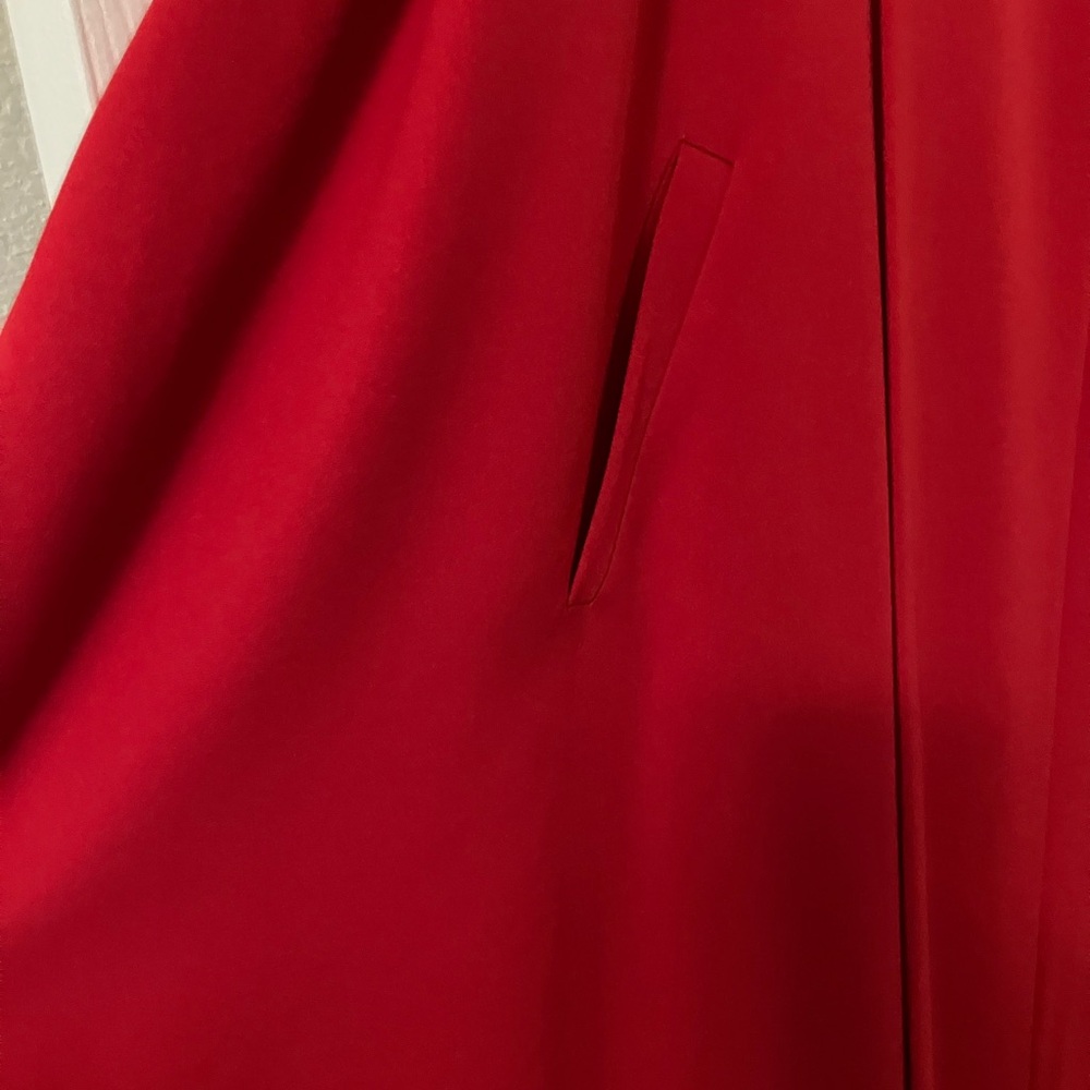 Elegant Red Maxi Dress - Picture 7 of 10